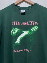 Load image into Gallery viewer, 2004 The Smiths “The Queen is Dead” XL Boxy
