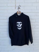 Load image into Gallery viewer, 90’s Misfits Fiend Skull Pullover Hoodie Medium
