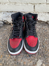 Load image into Gallery viewer, Air Jordan 1 Retro High OG ‘Banned’ 2016 size 9 *no box
