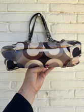 Load image into Gallery viewer, Coach Madison Graphic Op Art Sequin Maggie Shoulder Bag
