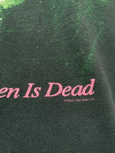 Load image into Gallery viewer, 2004 The Smiths “The Queen is Dead” XL Boxy
