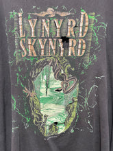 Load image into Gallery viewer, 1993 Lynard Skynard World Tour XL *Disstressed
