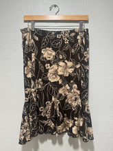 Load image into Gallery viewer, Vintage Top &amp; Skirt Set

