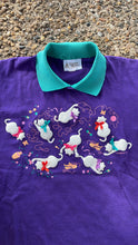 Load image into Gallery viewer, 1990 Cracker Barrel PegiGoff Purple Puffprint Cat Polo Shirt Large
