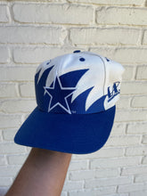 Load image into Gallery viewer, Vintage Logo Athletic Pro Line Dallas Cowboys Sharktooth Snapback OSFA
