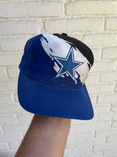 Load image into Gallery viewer, Vintage Logo Athletic Pro Line Dallas Cowboys Splash OSFA
